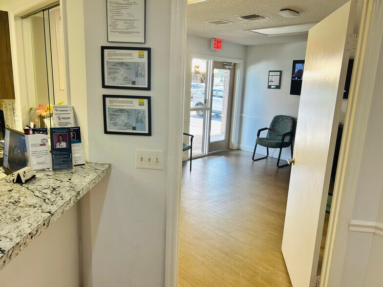 More Photos Of 7824 Lake Underhill Rd, Orlando Medical For Lease