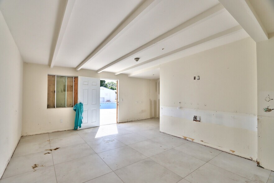 More Photos Of 2249 N Palm Canyon Dr, Palm Springs Hospitality For Sale