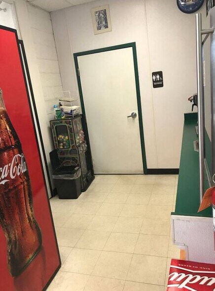 More Photos Of 302 N Main St, Fuquay Varina Convenience Store For Sale
