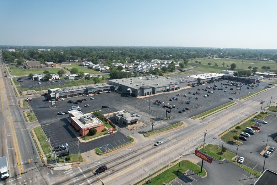 Primary Photo Of 11307 Garnett Rd, Tulsa Unknown For Lease