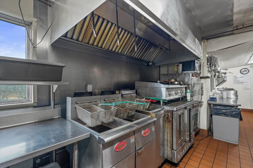 More Photos Of N8240 County Hwy E, Watertown Bar For Sale