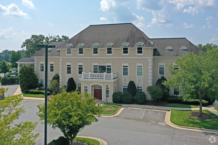More Photos Of 4510 Weybridge Ln, Greensboro Office For Lease