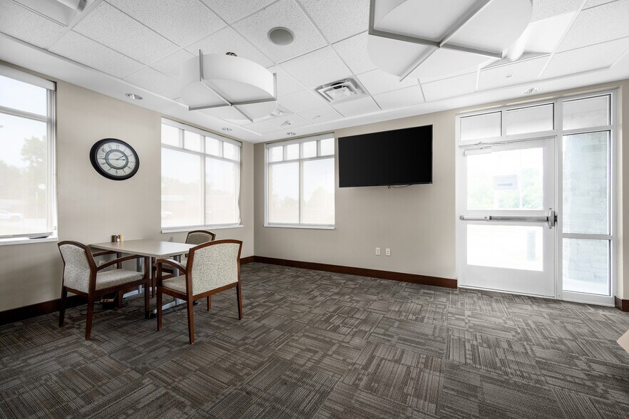 More Photos Of 3020 Orchard Park Rd, Buffalo Office For Sale