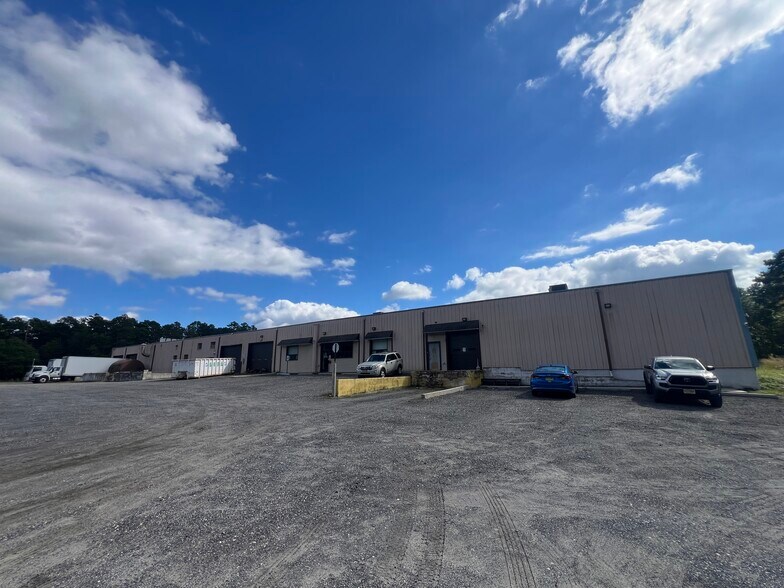 More Photos Of 174-176 New Jersey 50 Landing, Mays Landing Warehouse For Lease