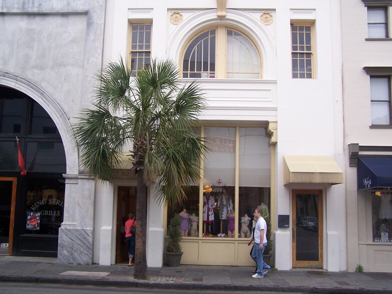 More Photos Of 302 King St, Charleston Storefront Retail Office For Lease