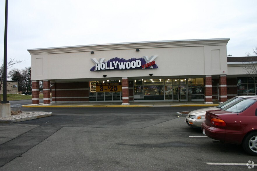 More Photos Of 181 University Dr, Amherst General Retail For Lease