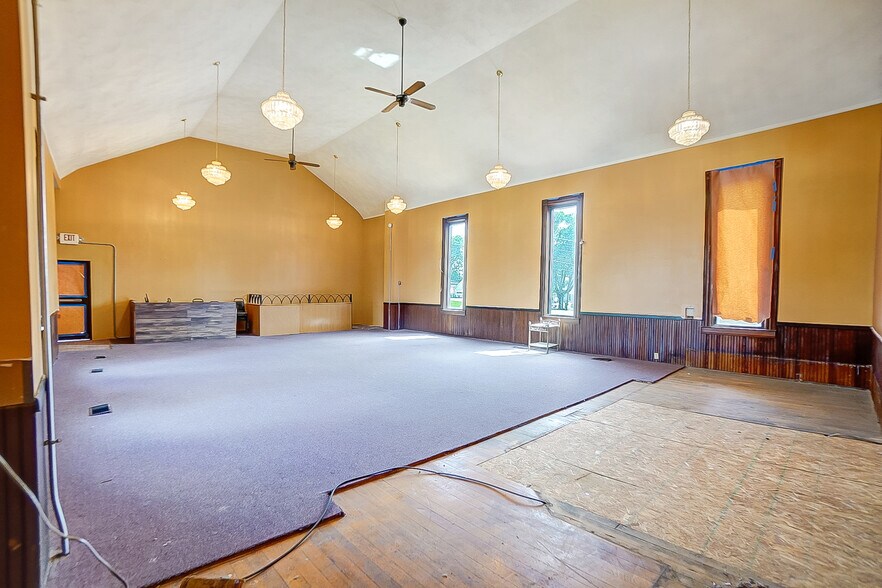 More Photos Of 6987 New Haven Rd, Harrison Restaurant For Sale