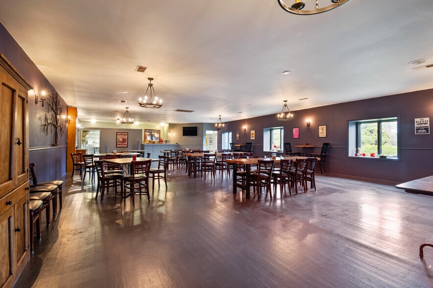 More Photos Of 181 E Brown St, Blairsville Restaurant For Sale