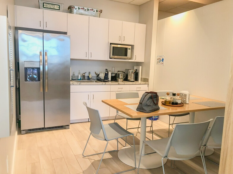 More Photos Of 355 Alhambra Cir, Coral Gables Coworking Space