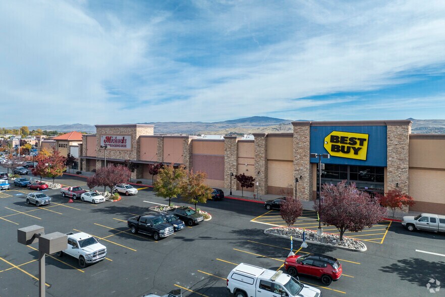 More Photos Of 101 Los Altos Pky, Sparks Unknown For Lease