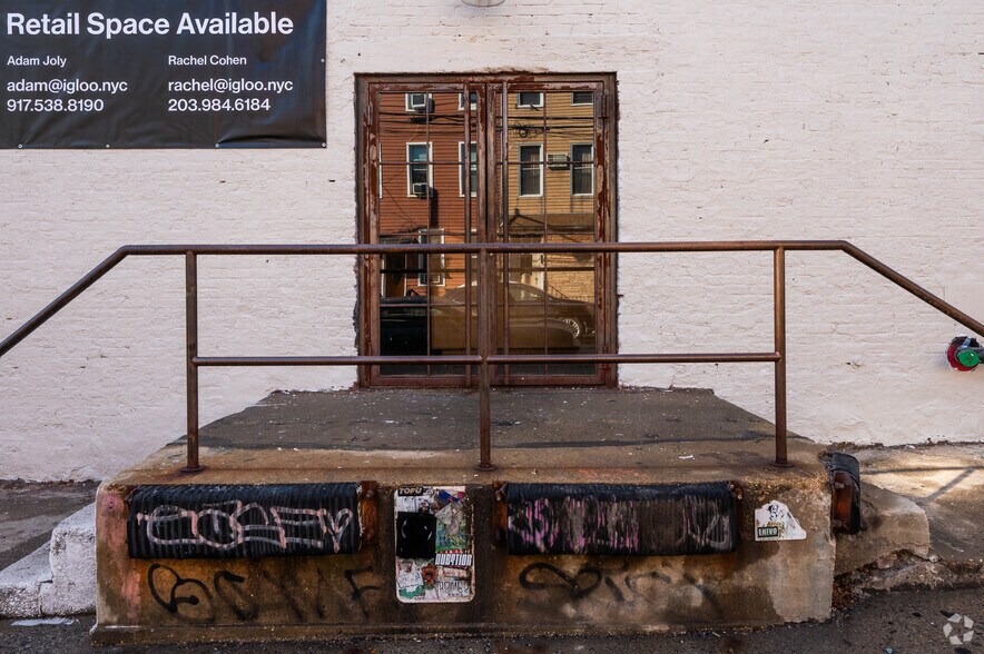 More Photos Of 184 N 8th St, Brooklyn Storefront Retail Office For Lease
