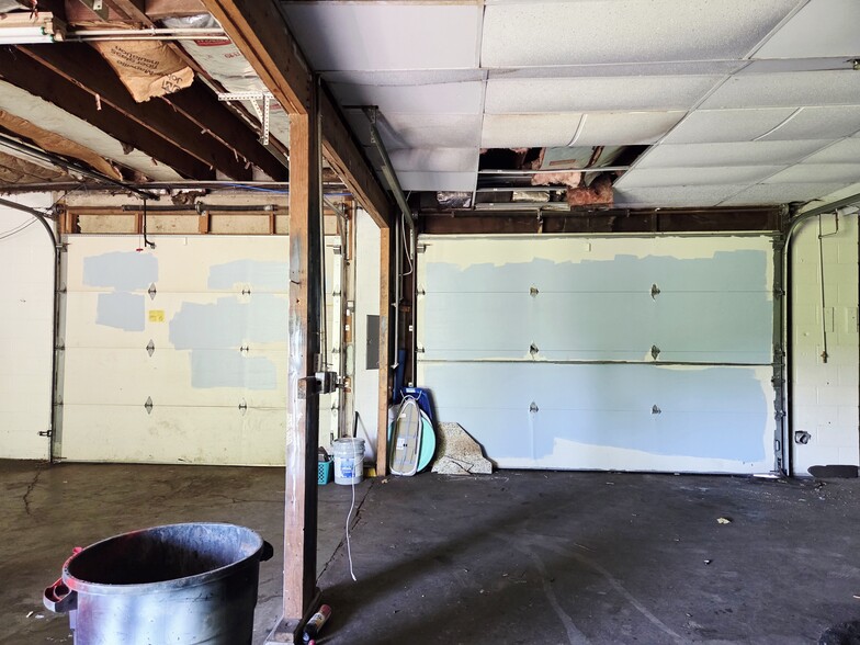 More Photos Of 2227-2229 W 21st St, Lorain Restaurant For Sale
