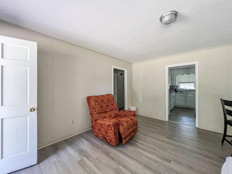 More Photos Of 144 Nottingham Dr, Forest City Apartments For Sale