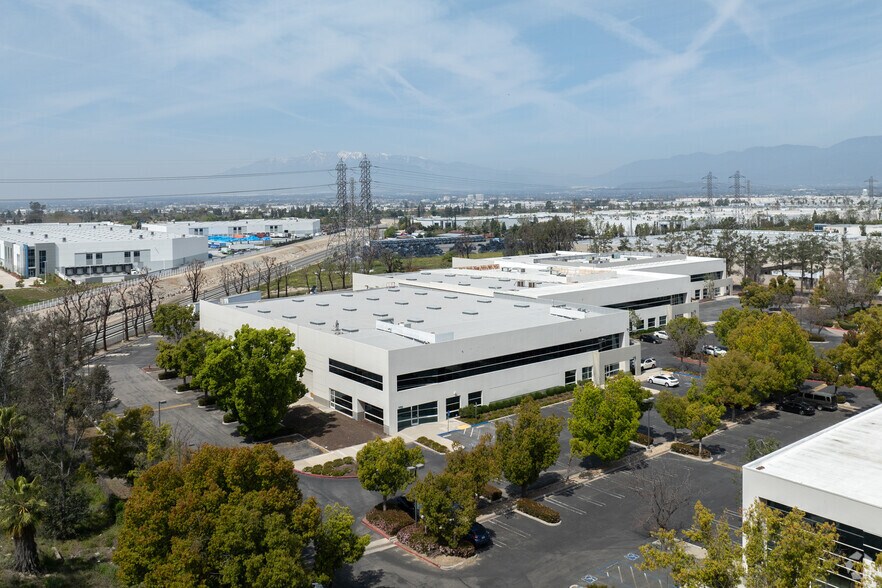 More Photos Of 1115 Research Dr, Redlands Warehouse For Lease