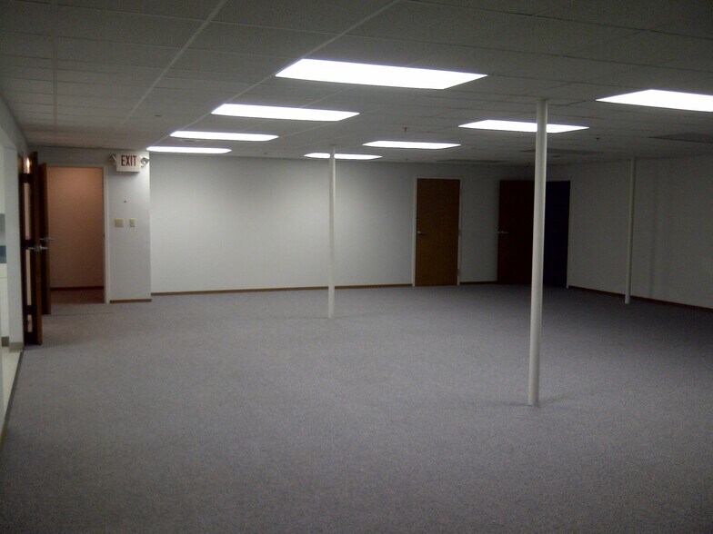 More Photos Of 904 Sahara Trl, Boardman Medical For Sale