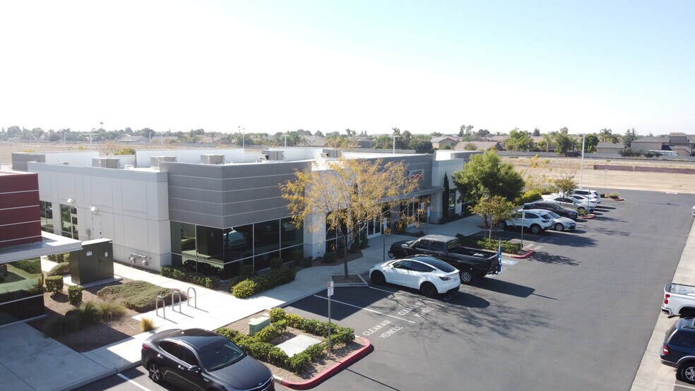 More Photos Of 5701 Young St, Bakersfield Medical For Sale