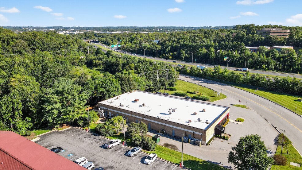 More Photos Of 7304 Parkway Dr, Hanover Freestanding For Lease