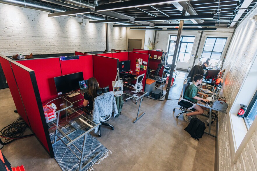 More Photos Of 629 Broadway St, Knoxville Office For Lease