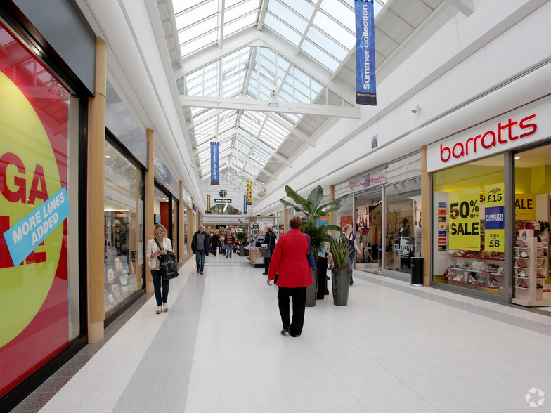 Primary Photo Of Kingsgate Shopping Centre, Huddersfield Storefront For Lease