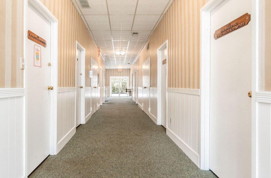 More Photos Of 6649 N High St, Worthington Medical For Lease