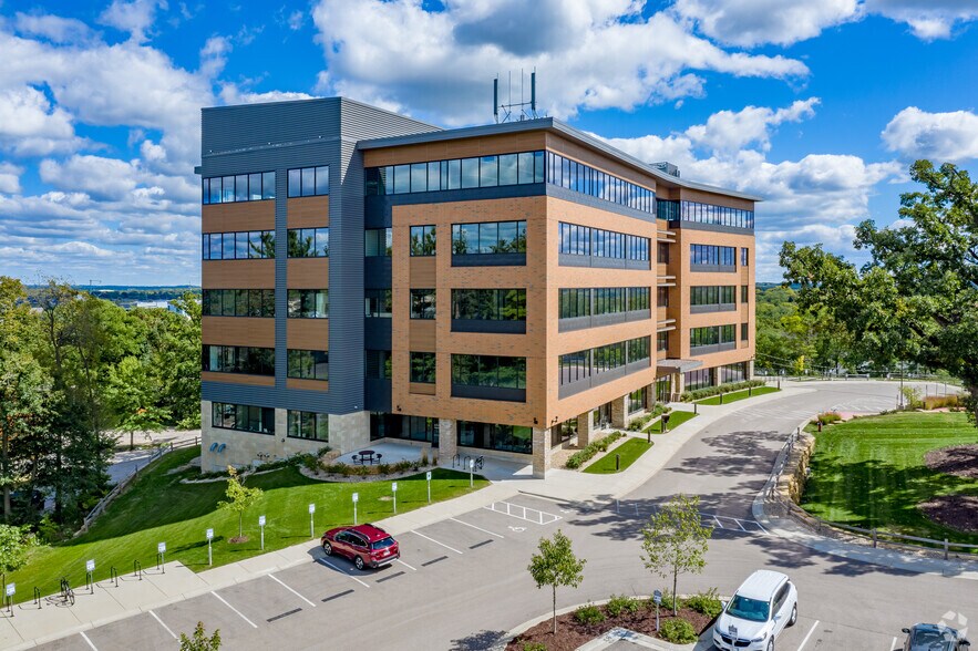 More Photos Of 2921 Landmark Pl, Madison Office Residential For Lease