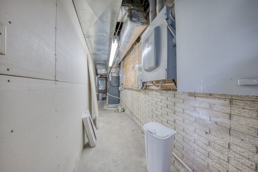 More Photos Of 226 Washington St, Newell Storefront Retail Residential For Sale