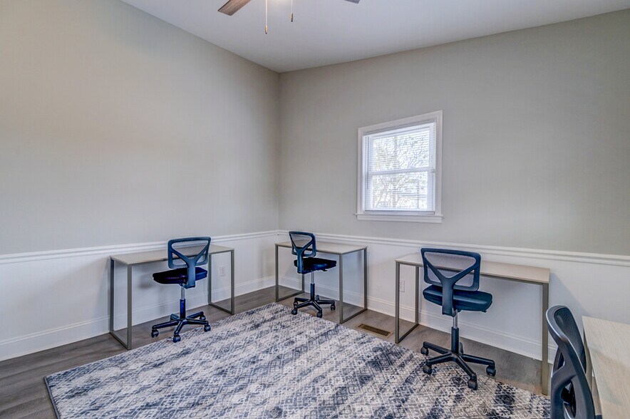 More Photos Of 2703 Spruill Ave, North Charleston Office For Sale