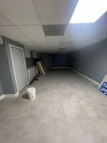 More Photos Of 5299 Saint Augustine Rd, Jacksonville Manufacturing For Lease