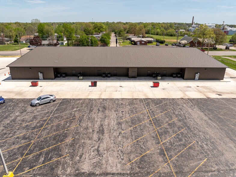 More Photos Of 1020 Thompson Blvd, Sedalia Storefront Retail Office For Lease