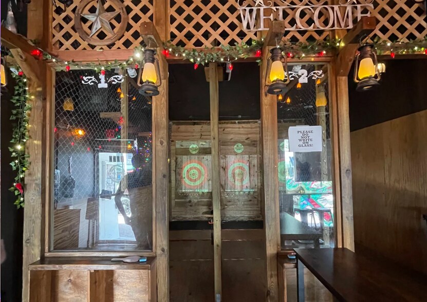 More Photos Of 2032-2050 Hollywood Blvd, Hollywood Restaurant For Lease