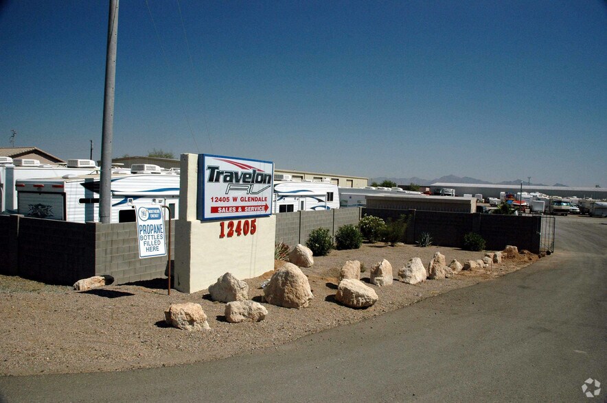 Primary Photo Of 12405 W Glendale Ave, Glendale Truck Terminal For Sale