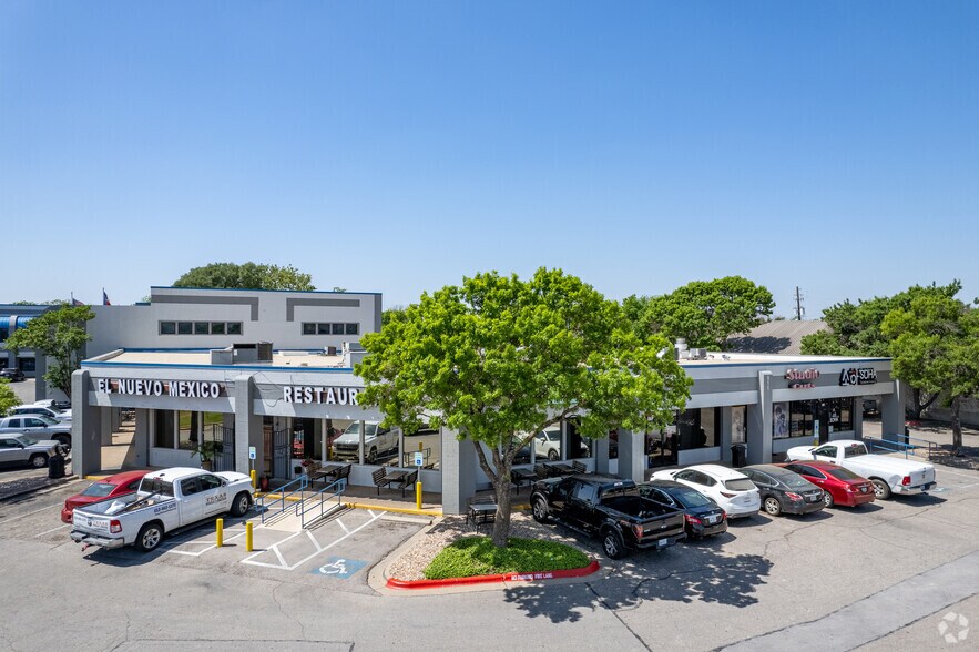 More Photos Of 911 Anderson Ln W, Austin Unknown For Lease