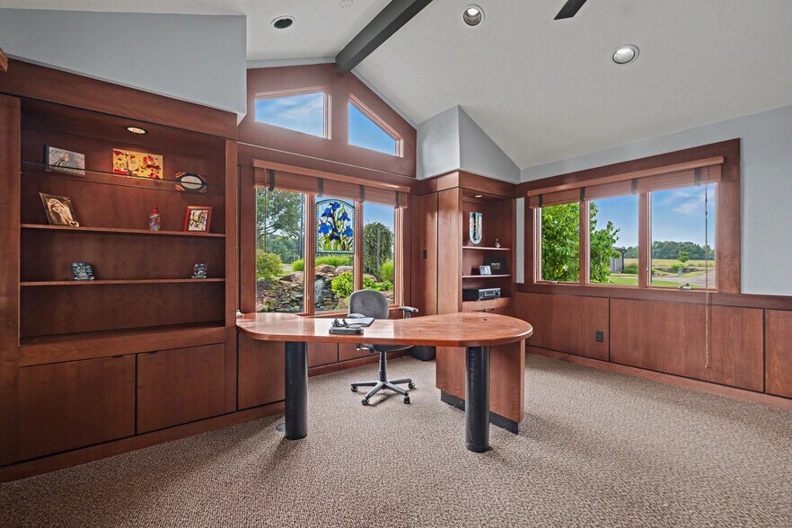 More Photos Of 7291 Stone Rd, Medina Office For Sale