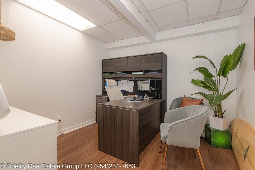 More Photos Of 3650 Coral Ridge Dr, Coral Springs Light Manufacturing For Sale