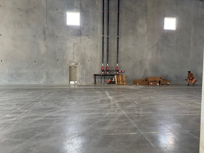 More Photos Of 1201 Kretschmer, Manhattan Manufacturing For Lease