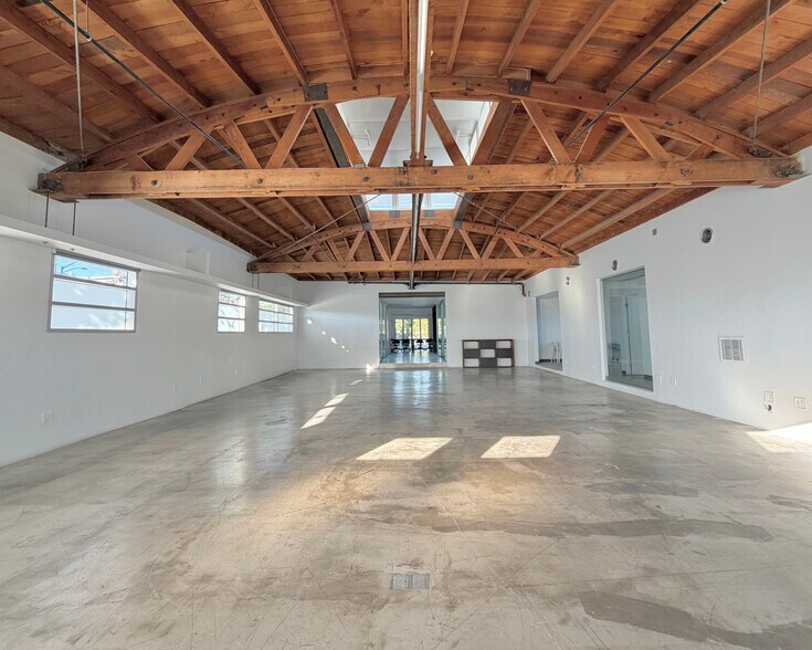 More Photos Of 1920 Olympic Blvd, Santa Monica Loft Creative Space For Lease