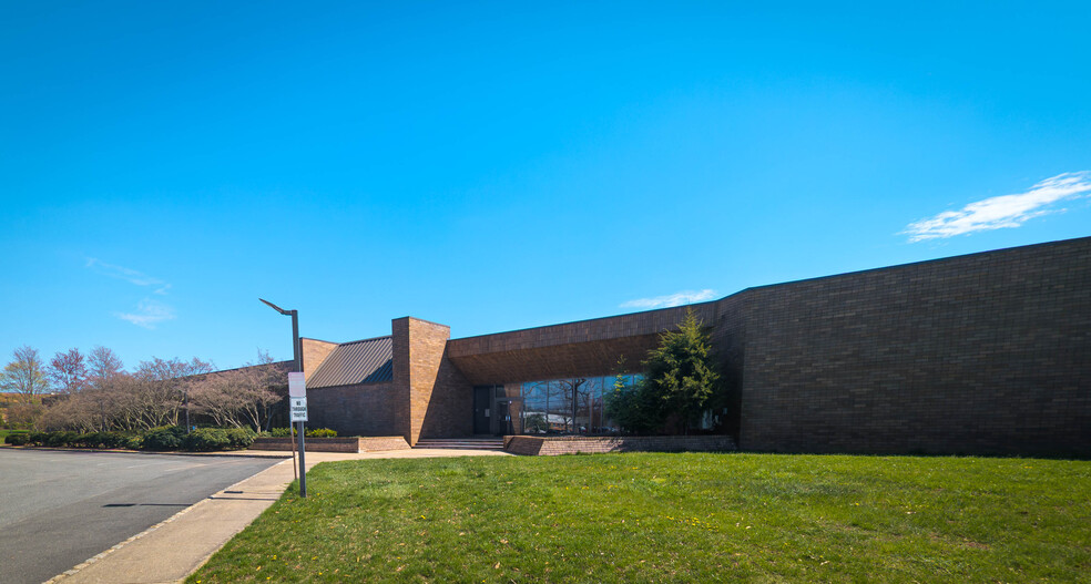 Primary Photo Of 700 Central Ave, New Providence Warehouse For Lease