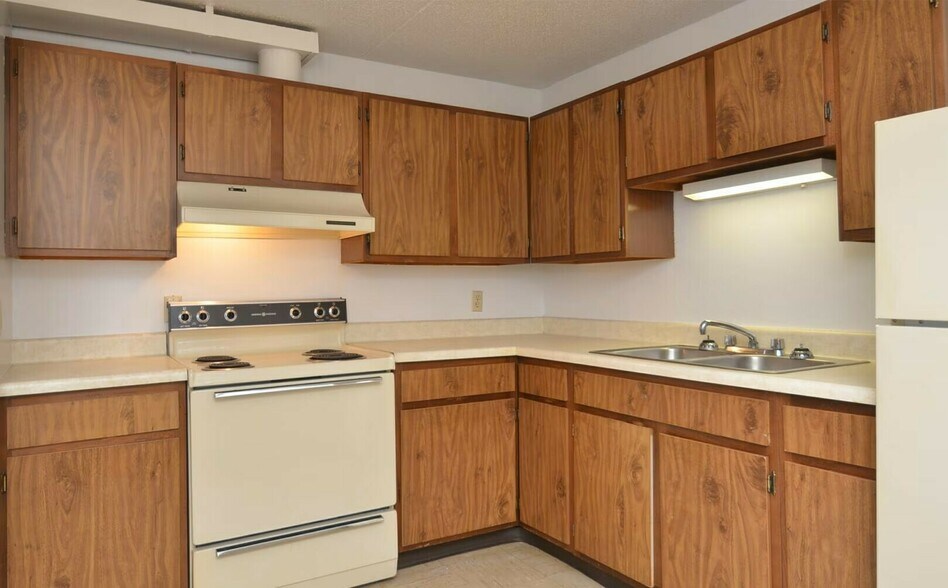 More Photos Of 208 2nd St NW, East Grand Forks Apartments For Sale