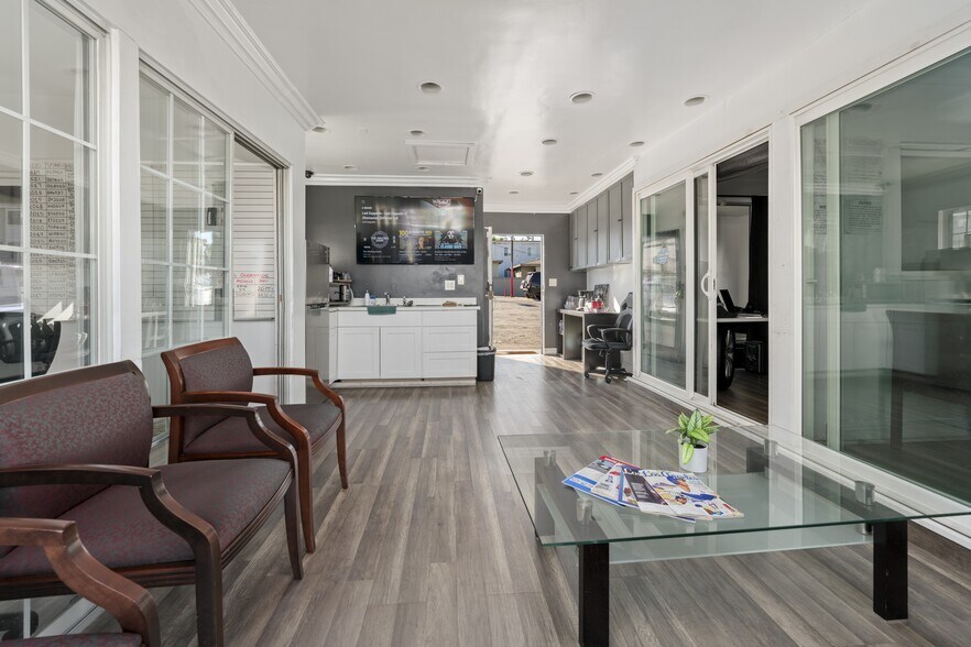 More Photos Of 17025 Hawthorne Blvd, Lawndale Specialty For Sale