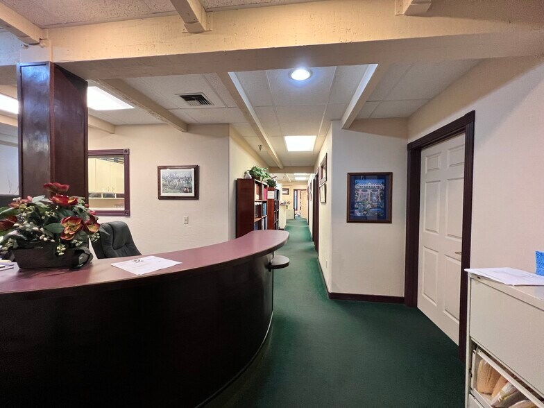 More Photos Of 142 W 8th Ave, Eugene Office For Sale