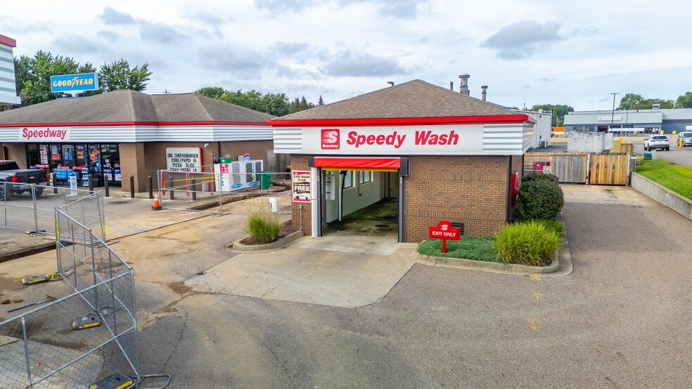 Primary Photo Of 4967 Portage St NW, Canton Convenience Store For Sale