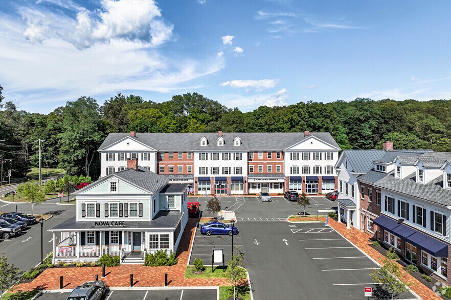 More Photos Of 200 Danbury Rd, Wilton Freestanding For Lease