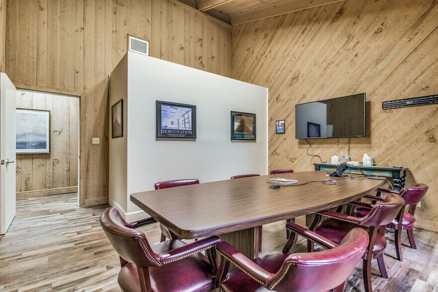 More Photos Of 725 S J St, Pensacola Office Residential For Sale