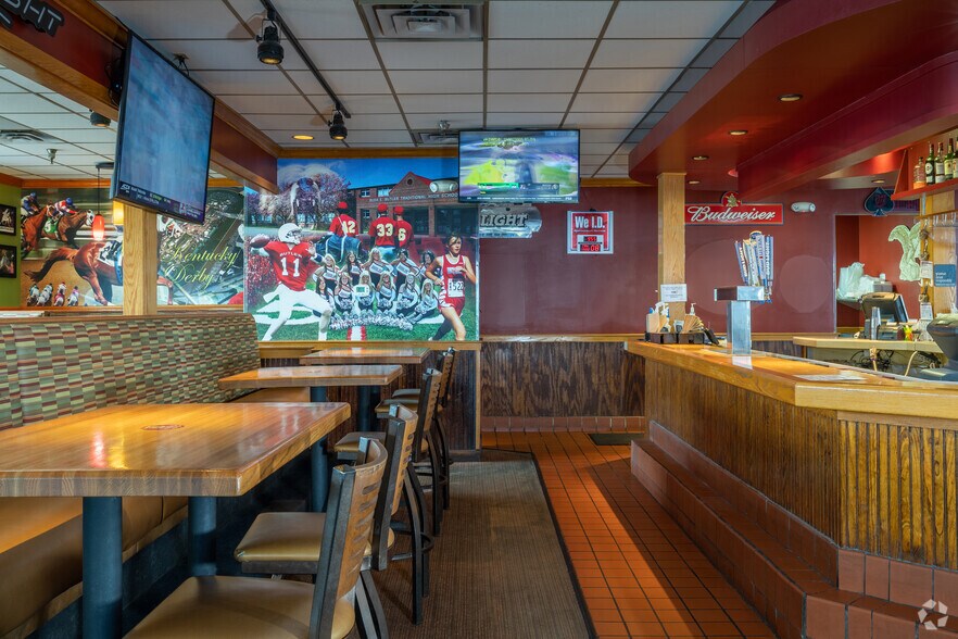 More Photos Of 4717 Dixie Hwy, Louisville Restaurant For Lease