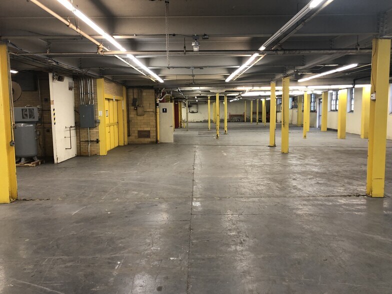 More Photos Of 2 W Wyomissing Ave, Mohnton Manufacturing For Lease
