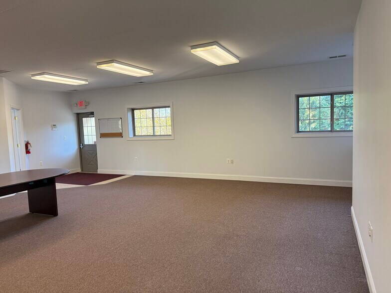 More Photos Of 8211 Baltimore Annapolis Blvd, Pasadena Light Distribution For Lease