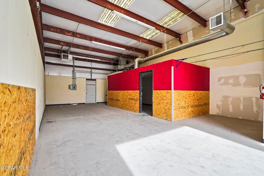 More Photos Of 109 Seneca Dr, El Paso Warehouse For Sale