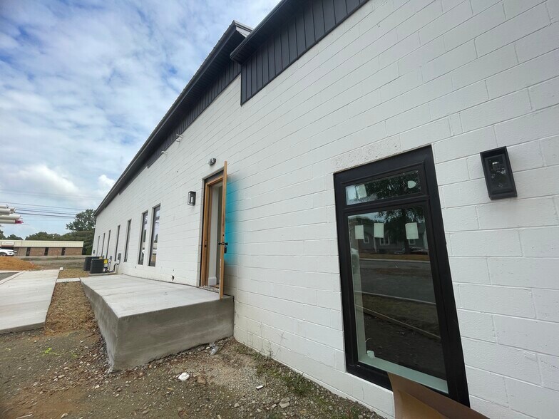 More Photos Of 1484 Dale Earnhardt Blvd, Kannapolis Freestanding For Lease