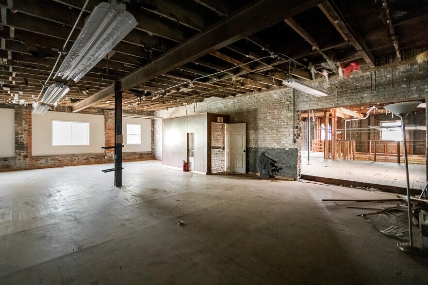More Photos Of 3143 Bellevue St, Detroit Warehouse For Sale