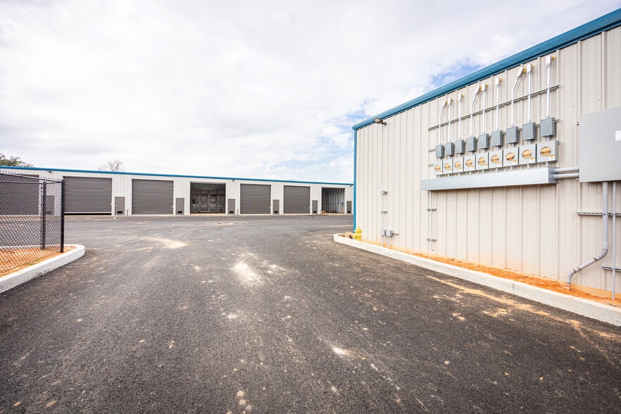 More Photos Of 458 Back Bay Blvd, Biloxi Self Storage For Sale